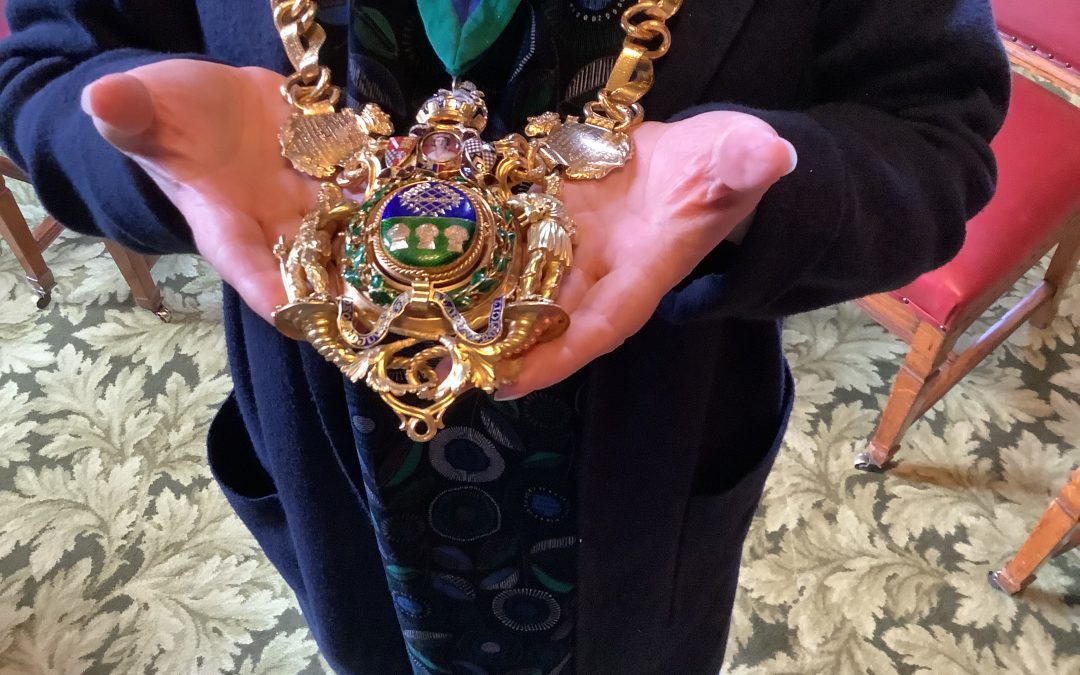 Year 2 visit to the Town Hall to meet the Lord Mayor.